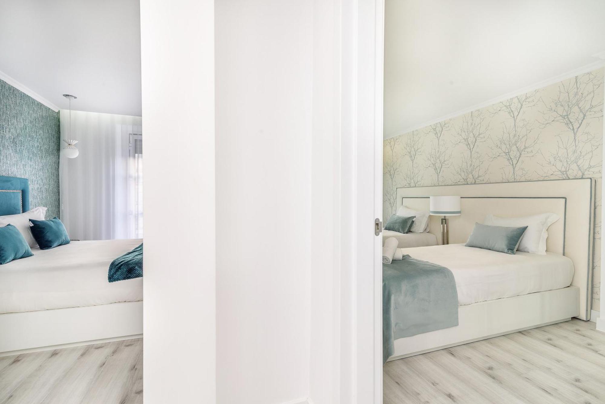 Whome City Chic Escape: Your Stylish Haven In Downtown Лиссабон Экстерьер фото