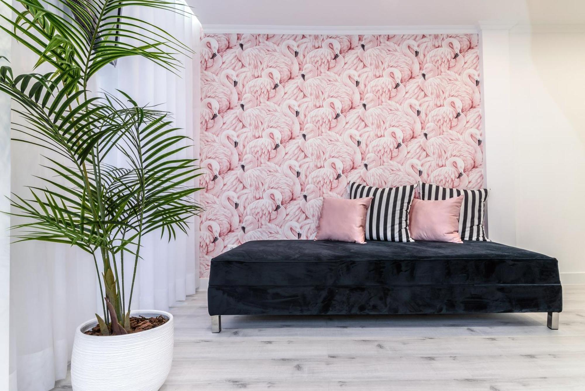 Whome City Chic Escape: Your Stylish Haven In Downtown Лиссабон Экстерьер фото